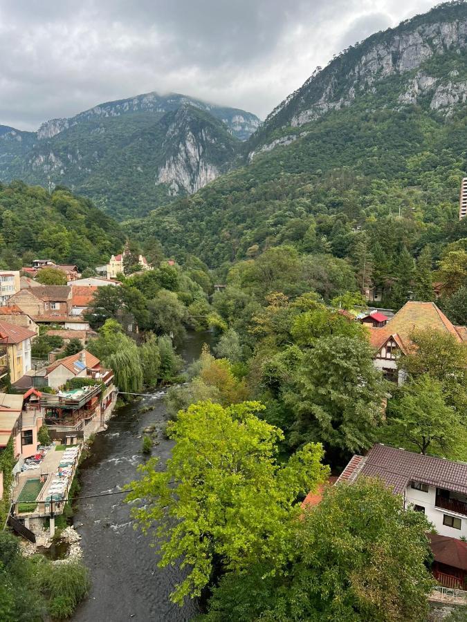 Hotel Holiday Maria Байле Херкулане Екстериор снимка