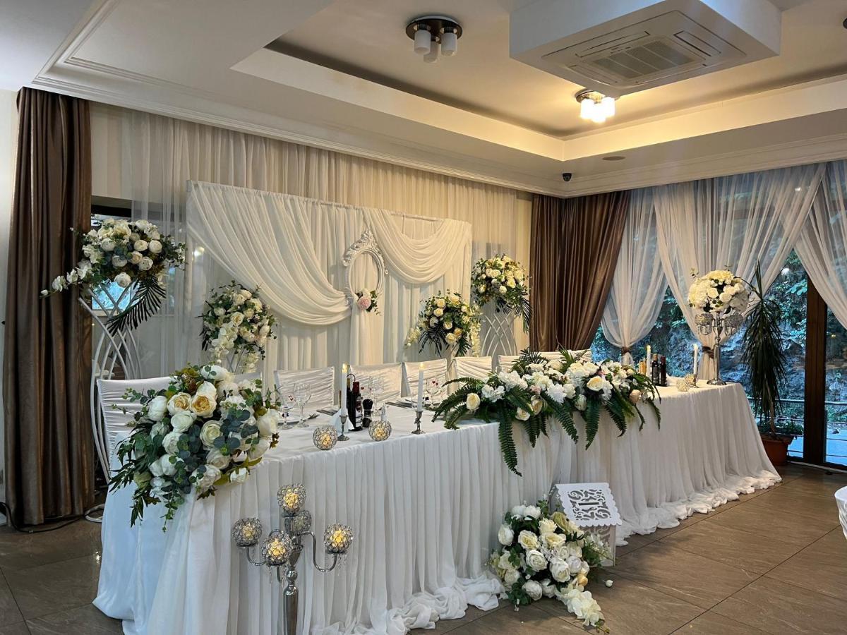 Hotel Holiday Maria Байле Херкулане Екстериор снимка