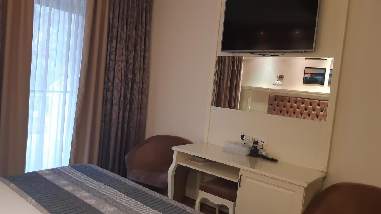 Hotel Holiday Maria Байле Херкулане Екстериор снимка