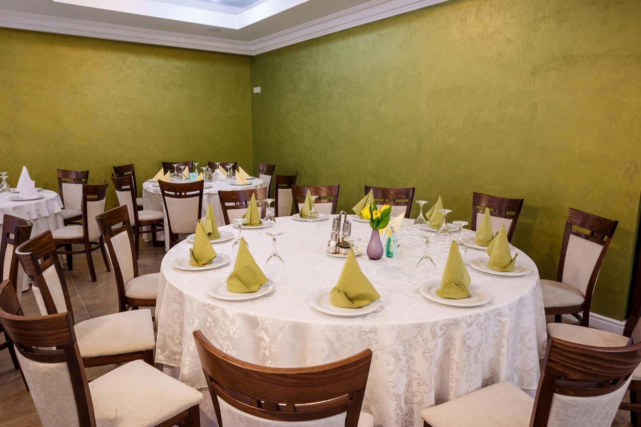 Hotel Holiday Maria Байле Херкулане Екстериор снимка