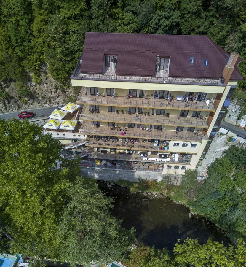 Hotel Holiday Maria Байле Херкулане Екстериор снимка