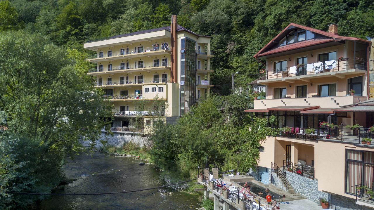 Hotel Holiday Maria Байле Херкулане Екстериор снимка