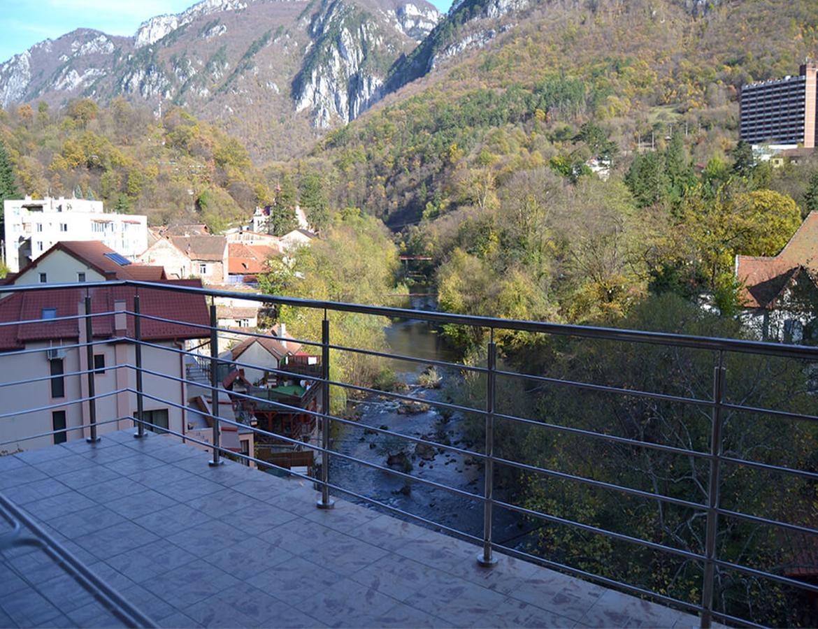 Hotel Holiday Maria Байле Херкулане Екстериор снимка