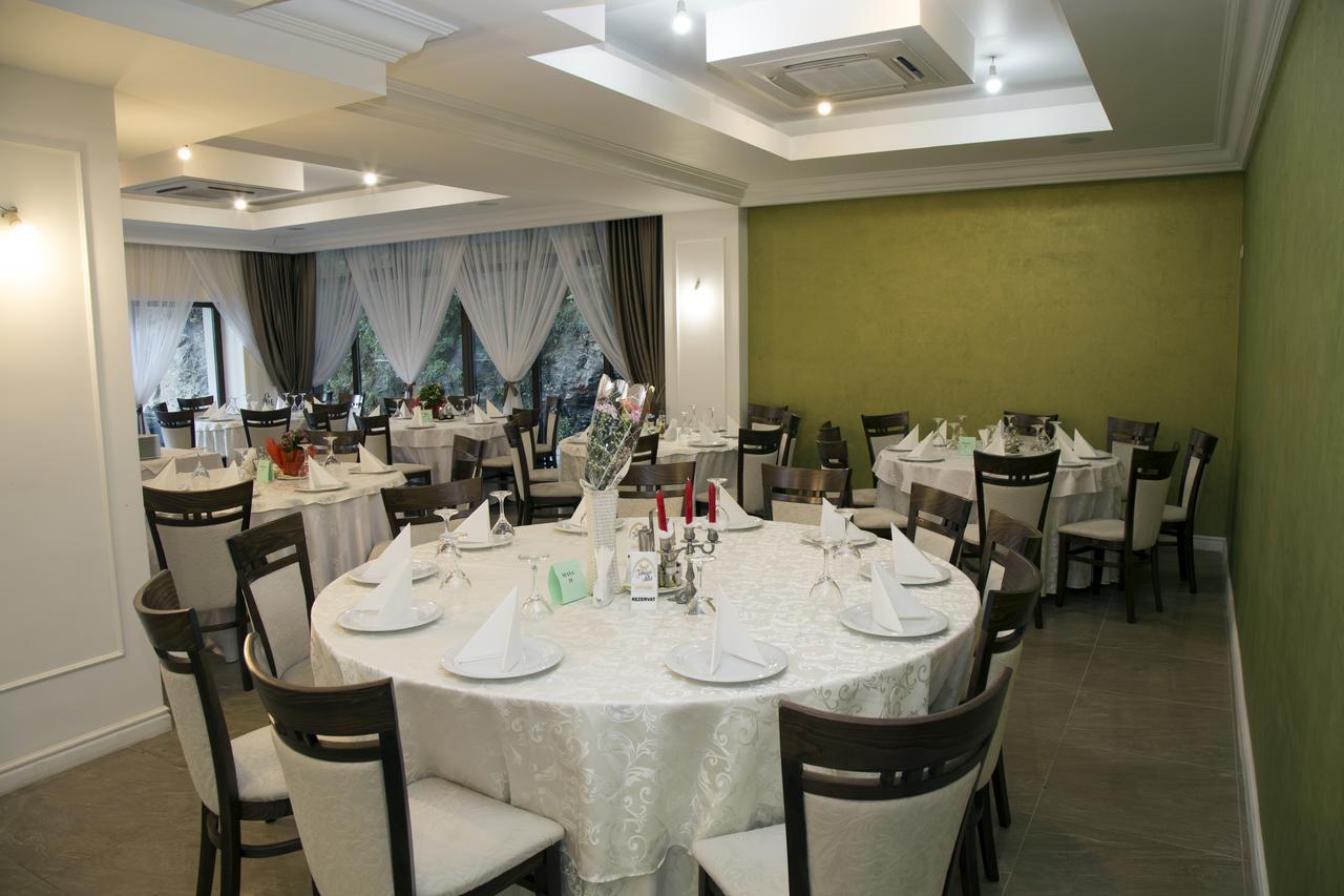 Hotel Holiday Maria Байле Херкулане Екстериор снимка