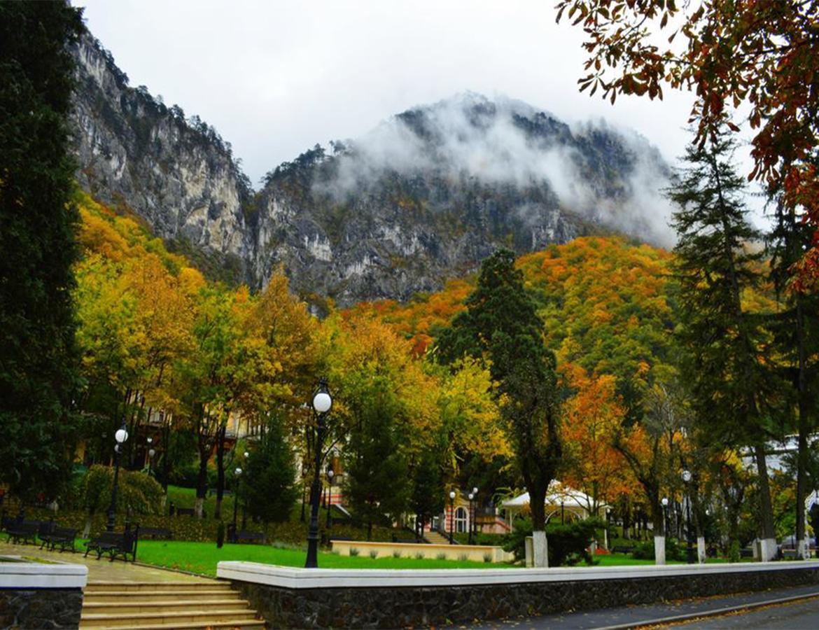 Hotel Holiday Maria Байле Херкулане Екстериор снимка