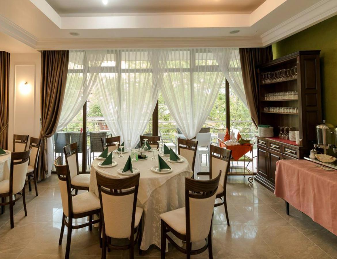 Hotel Holiday Maria Байле Херкулане Екстериор снимка