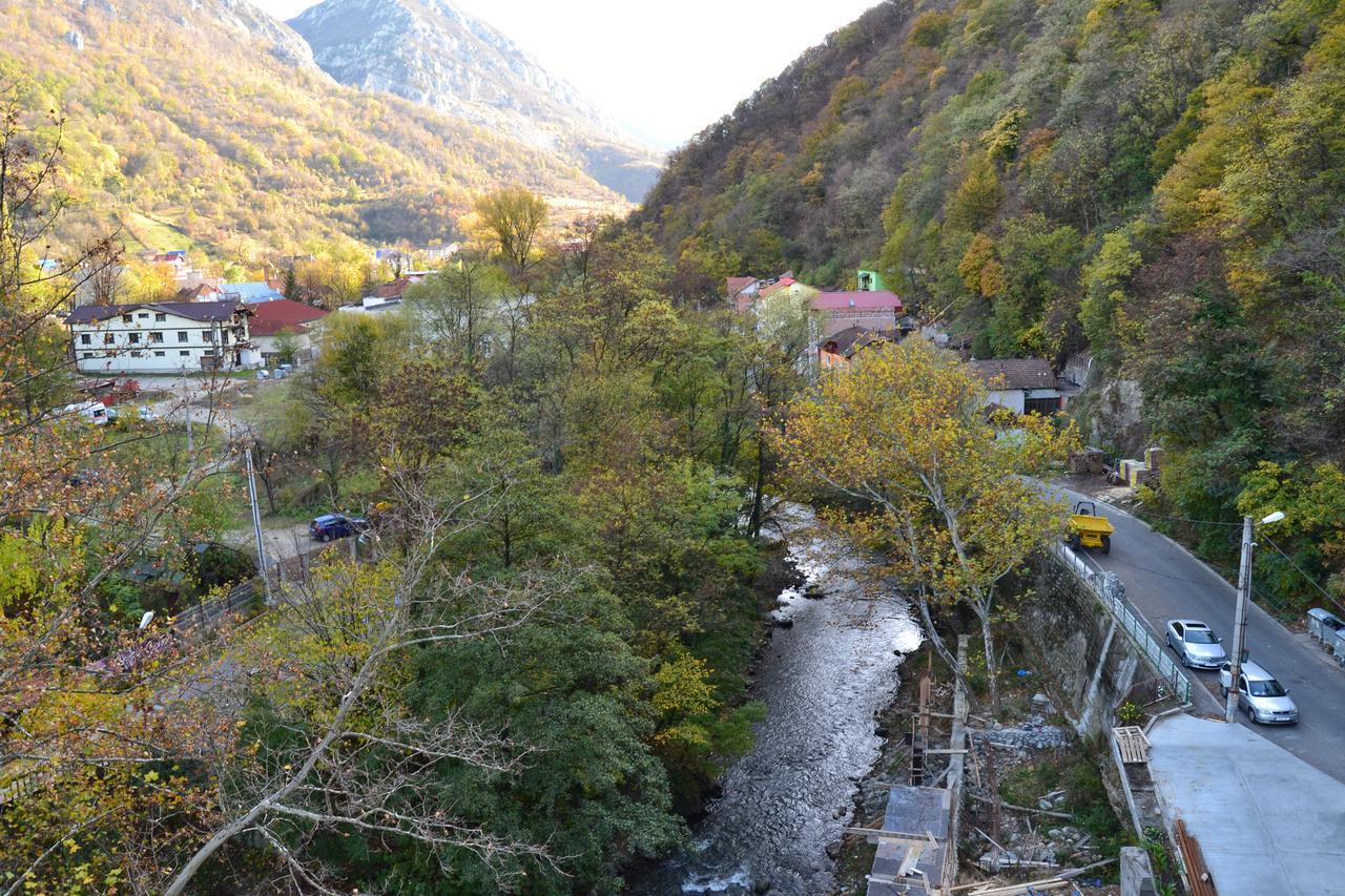Hotel Holiday Maria Байле Херкулане Екстериор снимка