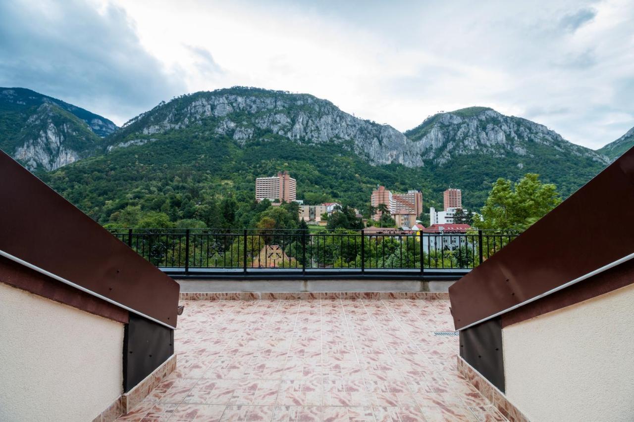 Hotel Holiday Maria Байле Херкулане Екстериор снимка